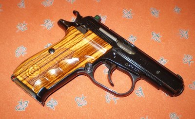 CZ82a.jpg